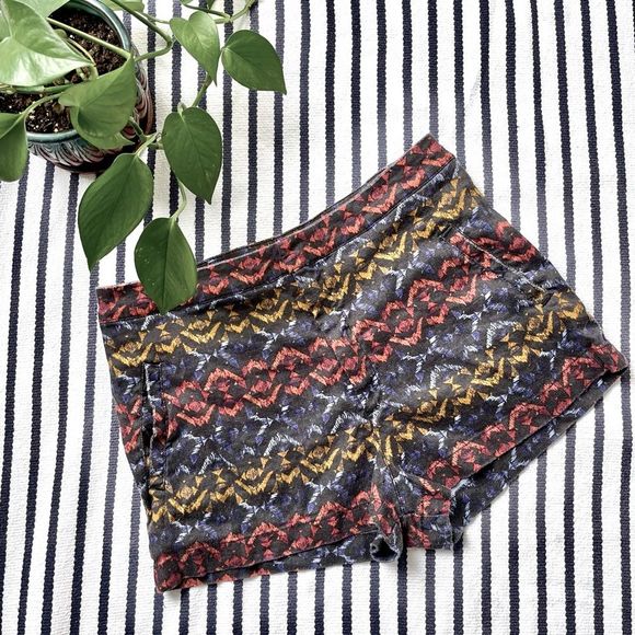Free People Linen Blend Tribal Aztec Print Shorts Size 6 - Picture 3 of 11